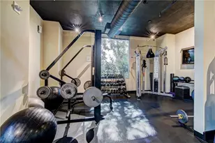 3324 Peachtree Rd NE, Atlanta, GA 30326 - Photo 33