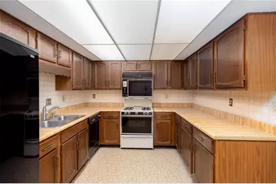 891 Lake Hollow Boulevard SW, Marietta, GA 30064 - Photo 7