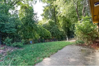 891 Lake Hollow Boulevard SW, Marietta, GA 30064 - Photo 25