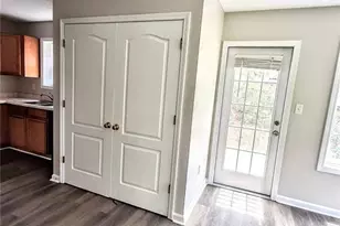 6909 Malvern Ct, Stonecrest, GA 30038 - Photo 5