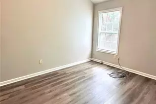 6909 Malvern Ct, Stonecrest, GA 30038 - Photo 9