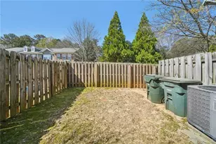 2147 Del Lago Cir, Kennesaw, GA 30152 - Photo 21