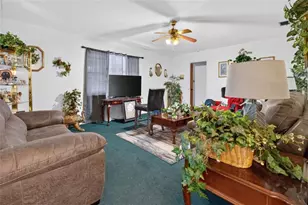 302 Lakeview Dr, Glennville, GA 30427 - Photo 5