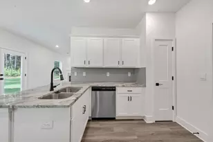 215 Laney Dr, Carrollton, GA 30117 - Photo 3