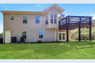 1928 Paynes Point, Winder, GA 30680 - Photo 3