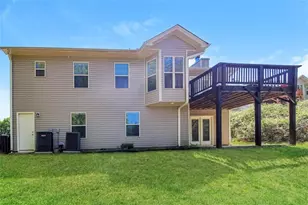 1928 Paynes Point, Winder, GA 30680 - Photo 3