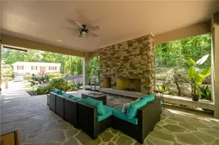 643 Larchmont Cir NW, Atlanta, GA 30318 - Photo 43