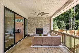 680 Carriage Dr, Sandy Springs, GA 30328 - Photo 19