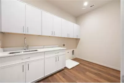 680 Carriage Drive, Sandy Springs, GA 30328 - Photo 47