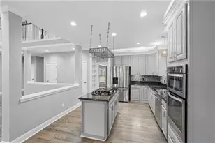 160 Treadstone Overlook, Suwanee, GA 30024 - Photo 3