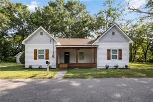 501 Harris St, Monroe, GA 30655 - Photo 1