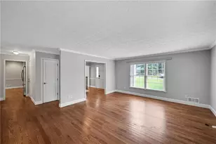 5223 Davantry Dr, Dunwoody, GA 30338 - Photo 7