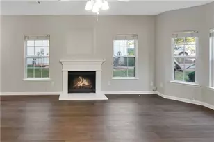 373 Brookview Dr, Riverdale, GA 30274 - Photo 3