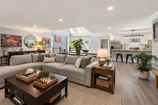 2330 Castle Ln NE, Marietta, GA 30062 - Photo 9