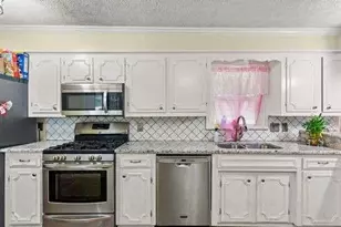 301 Briarwood Dr, Calhoun, GA 30701 - Photo 9