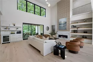 4901 Cambridge Dr, Dunwoody, GA 30338 - Photo 5