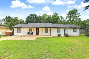 307 Elizabeth Ln, Griffin, GA 30223 - Photo 1