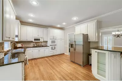 330 S Satinwood Place, Roswell, GA 30076 - Photo 5