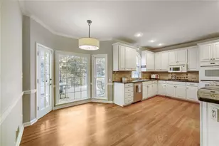 330 S Satinwood Pl, Roswell, GA 30076 - Photo 7