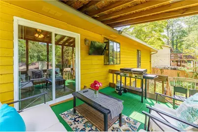 728 Mountain Village Drive, Stone Mountain, GA 30083 - Photo 29