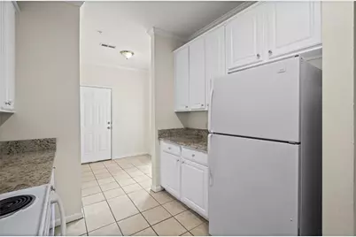 8806 Fairview Bluff Road, Johns Creek, GA 30022 - Photo 7