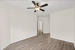 8806 Fairview Bluff Rd, Johns Creek, GA 30022 - Photo 11