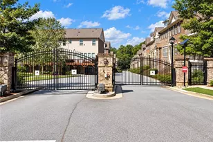 1374 Doublegate Dr, Atlanta, GA 30319 - Photo 3