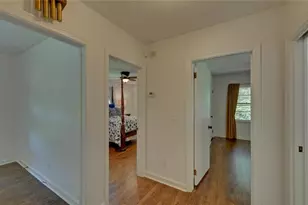 1398 Cumberland Dr, Gainesville, GA 30501 - Photo 9