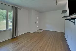 1398 Cumberland Dr, Gainesville, GA 30501 - Photo 3