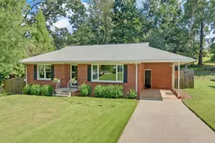 1398 Cumberland Dr, Gainesville, GA 30501 - Photo 1