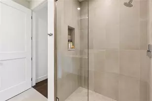 2520 Peachtree Rd NW, Atlanta, GA 30305 - Photo 19