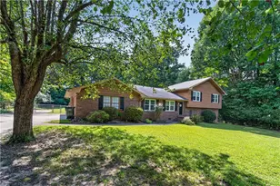 2197 Valley Creek Cir, Snellville, GA 30078 - Photo 3