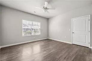 410 Rockview Dr, Canton, GA 30114 - Photo 5