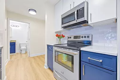 1075 Peachtree Walk NE #A301, Atlanta, GA 30309 - Photo 5