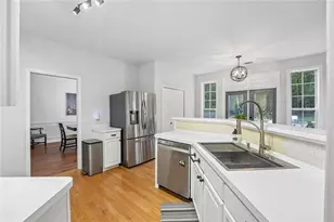 195 Sable Pointe Dr, Milton, GA 30004 - Photo 19
