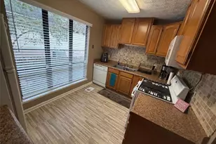 909 Forest Pointe Way, Jonesboro, GA 30238 - Photo 11