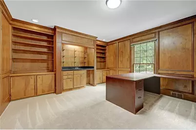 8180 Tynecastle Drive, Sandy Springs, GA 30350 - Photo 13