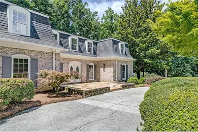 8180 Tynecastle Drive, Sandy Springs, GA 30350 - Photo 3