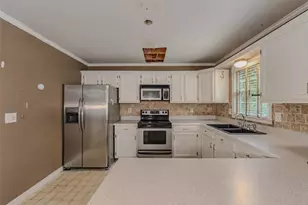 220 Timber Laurel Ln, Lawrenceville, GA 30043 - Photo 9
