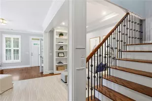 1085 Davis Cir NW, Atlanta, GA 30318 - Photo 9
