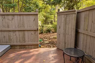 60 Ivy Pkwy NE, Atlanta, GA 30342 - Photo 27