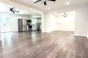 5456 Brownlee Rd, Stone Mountain, GA 30087 - Photo 9