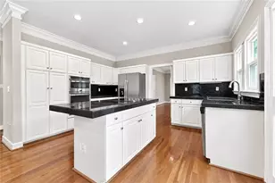2600 Club Springs Dr, Roswell, GA 30076 - Photo 13
