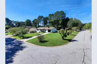 1077 Sawgrass Court SW, Lilburn, GA 30047 - Photo 37