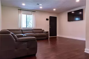 1077 Sawgrass Ct SW, Lilburn, GA 30047 - Photo 17