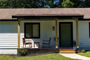 1077 Sawgrass Ct SW, Lilburn, GA 30047 - Photo 5