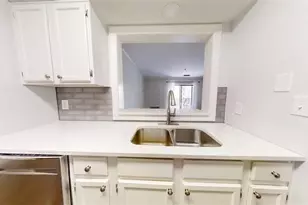 300 Johnson Ferry Road NE, Sandy Springs, GA 30328 - Photo 11