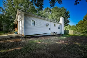 1167 Bell Cir, Madison, GA 30650 - Photo 3