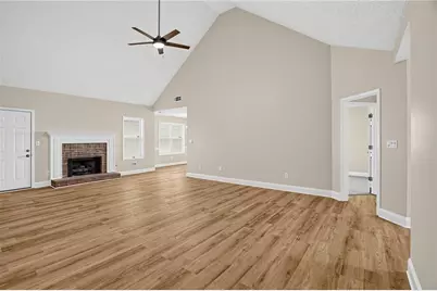 1512 Queen Elizabeth Drive, Locust Grove, GA 30248 - Photo 5