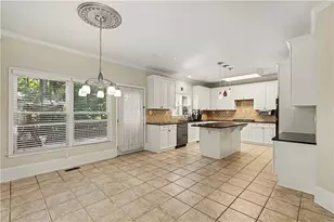 1395 Cresthaven Ln, Lawrenceville, GA 30043 - Photo 9